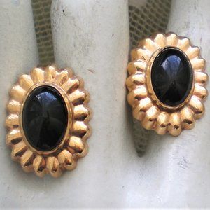 Vintage Designer Solid 14K Yellow Gold Black Onyx Flower Pierced Post Earrings